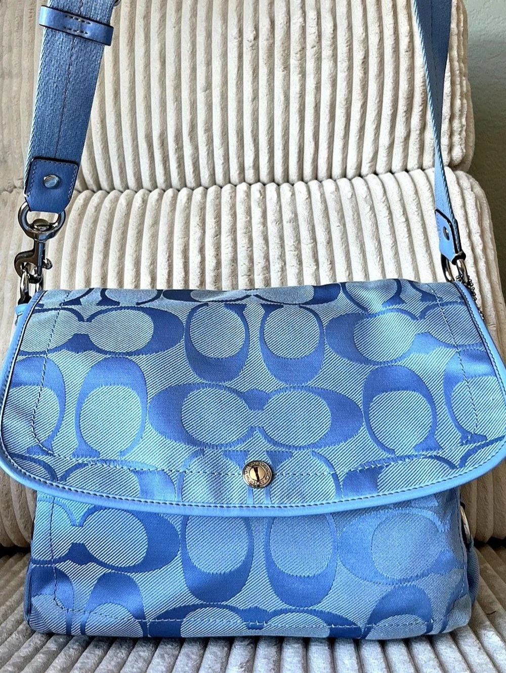 Vintage Coach Poppy Kyra Daisy Blue Signature Canvas Flap Crossbody Bag F16550🩵🦋